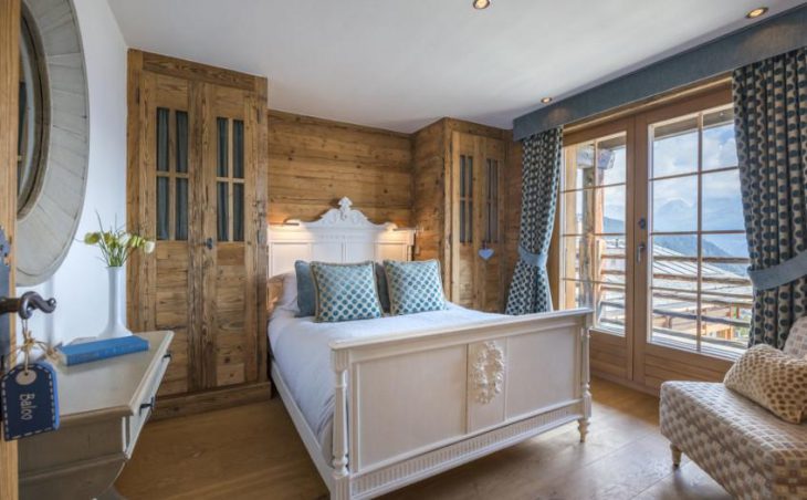 Chalet Petit Ours, Verbier, Double Bedroom with Chair